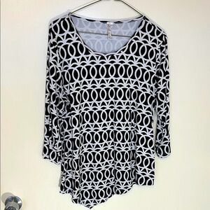 Elegant Black and White Patterned Women's Long Sleeve Top